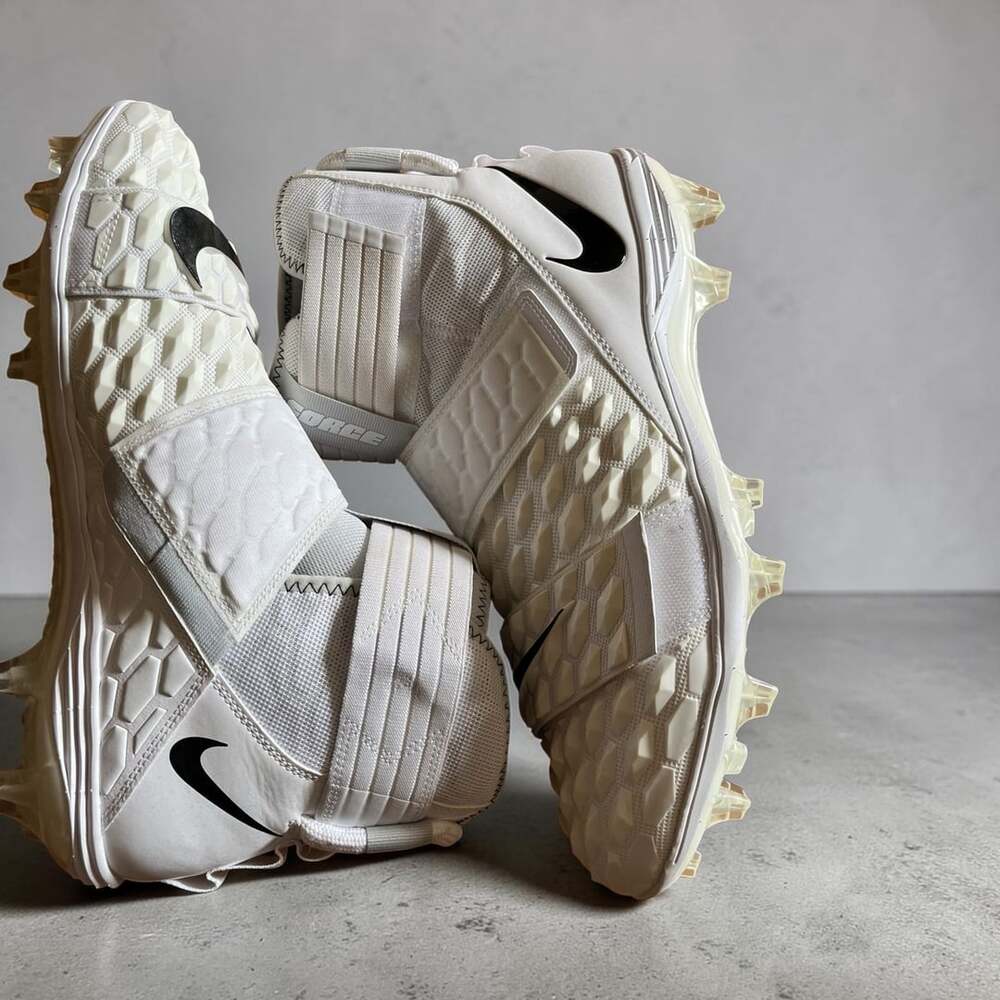 Nike Force Savage Elite 2 Size 13 White Black Football Cleats